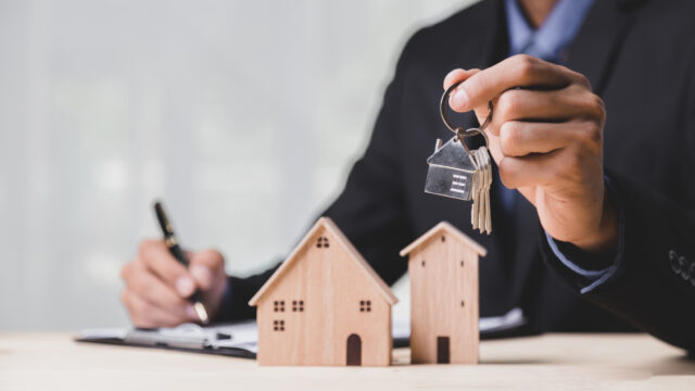 house keys in a hand